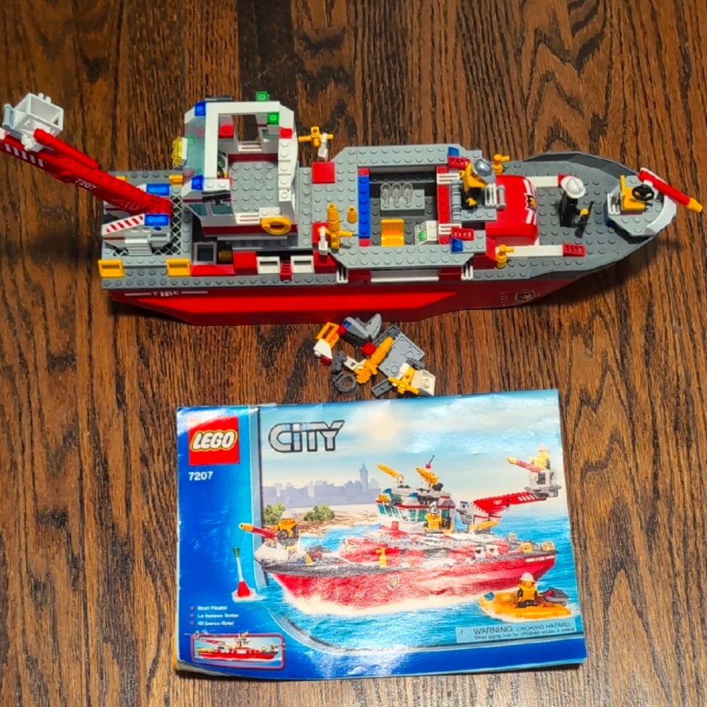 Lego 7207 Fire Boat (pre-owned)